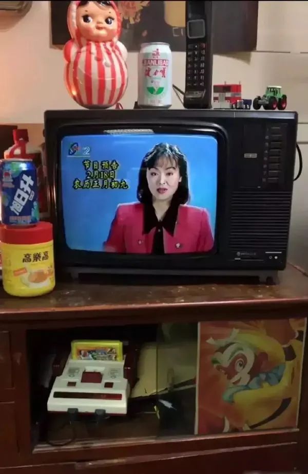 妹子窮的絲襪都破了！插圖26
