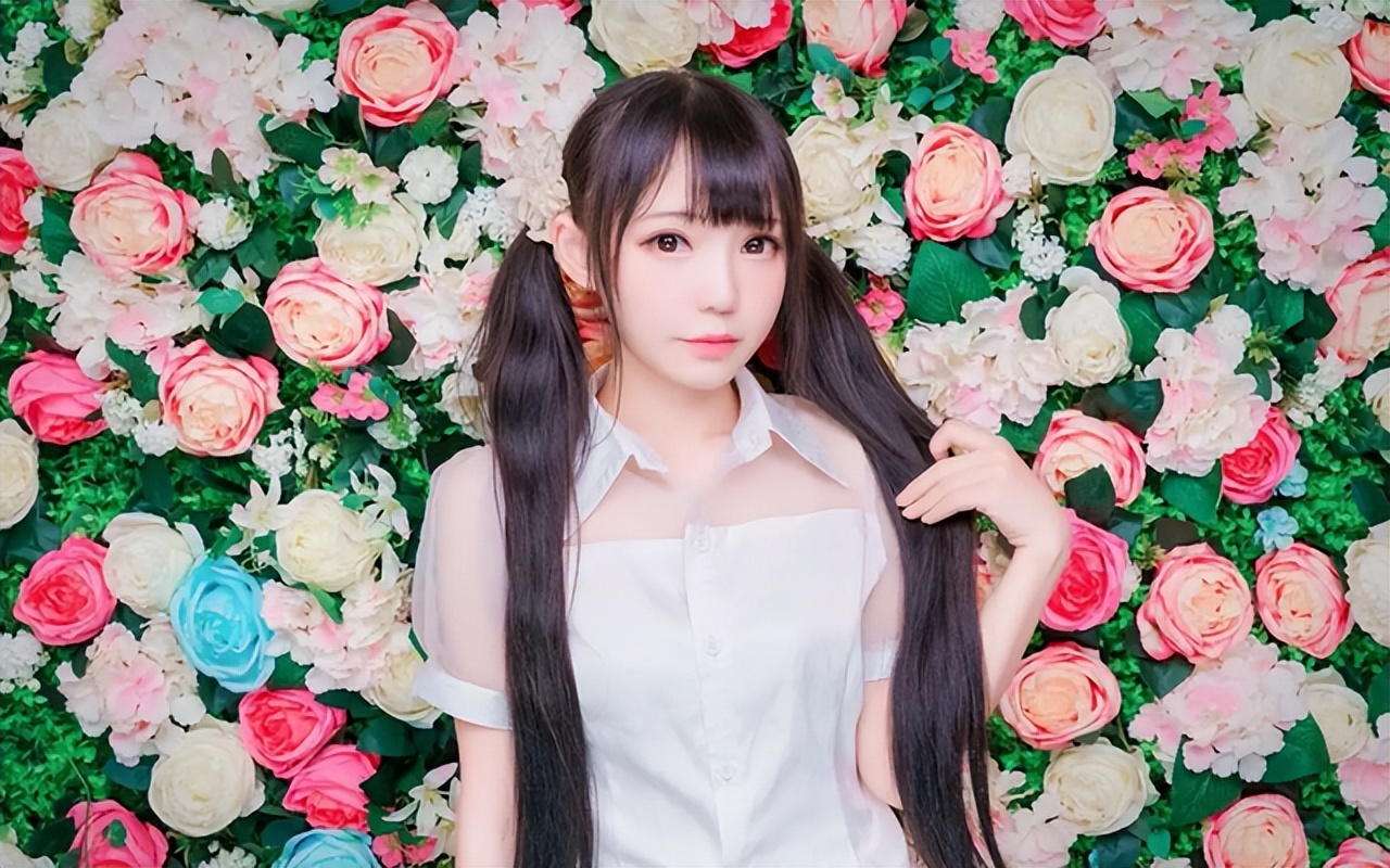 堪稱B站牌面咬人貓復出狂蹭熱度COS垃姬兔、約爾太太大火