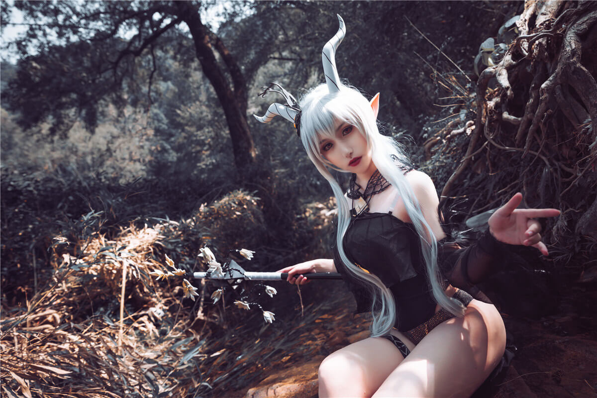 COSPLAY愛好者@芋圓侑子 前凸后翹照片資料欣賞