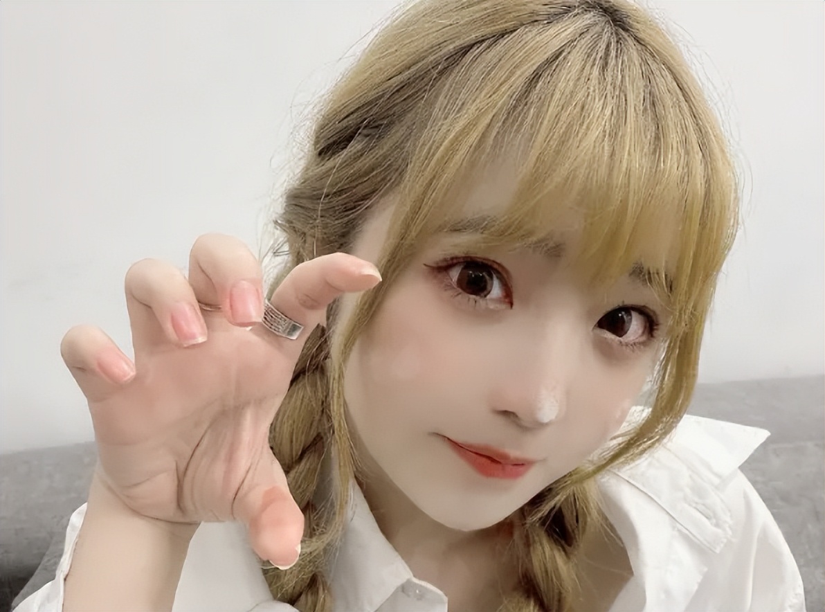 國服第一蘿莉” 王奕萌Cos《狐妖小紅娘》涂山蘇蘇一炮而紅