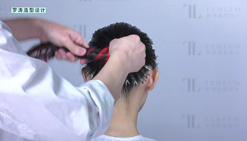 羅濤造型設(shè)計(jì)-化妝造型師提升課程百度網(wǎng)盤