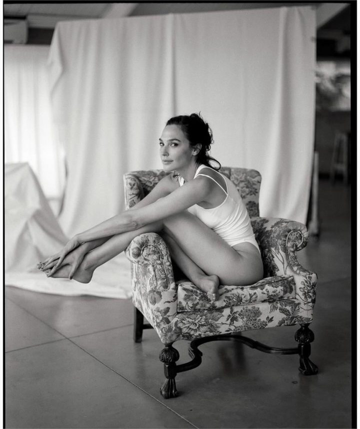 神奇女俠洋裝破裂暴露內(nèi)襯，驚動23萬人震驚不已